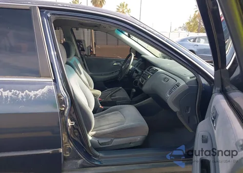 2000 Honda Accord 2.3 Lx z USA, uszkodzony, nr VIN 1HGCG6659YA036453